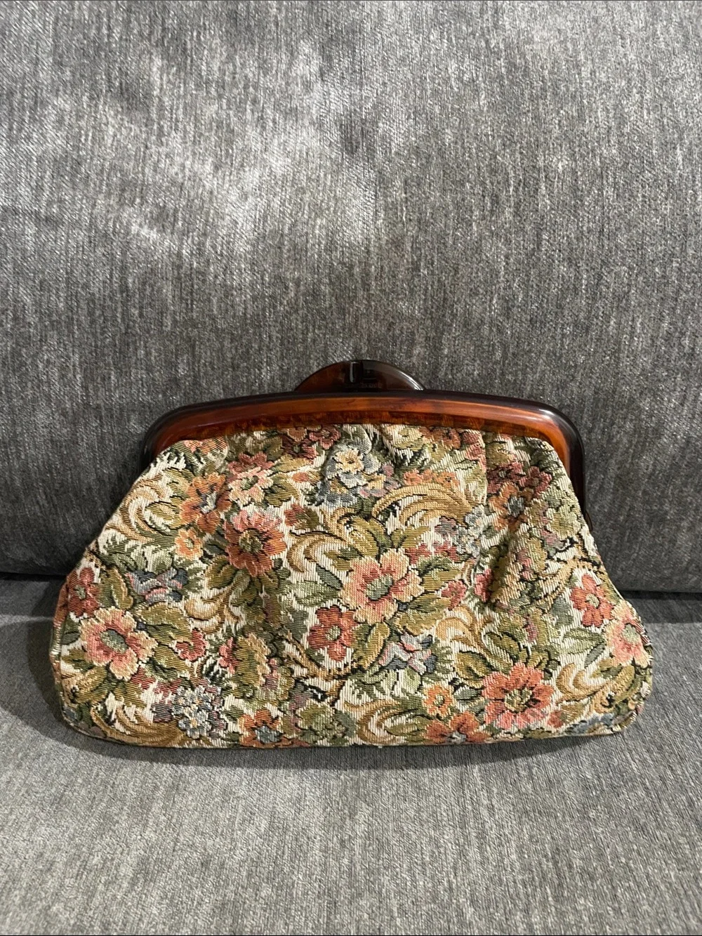 Tibor Handbags California Vintage Floral Tapestry Clutch Purse Kiss Lock